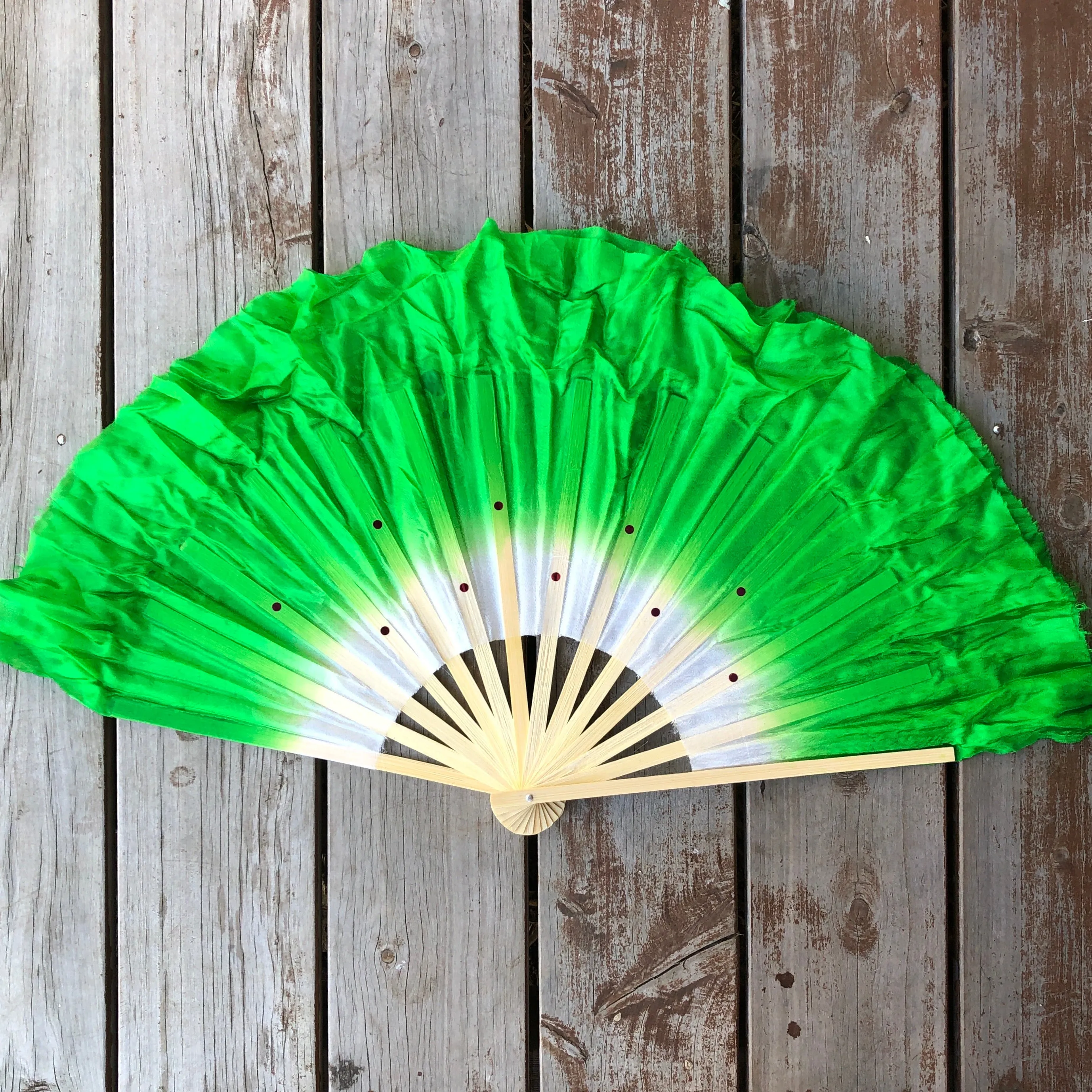 Chinese fan dance - silk hand fan