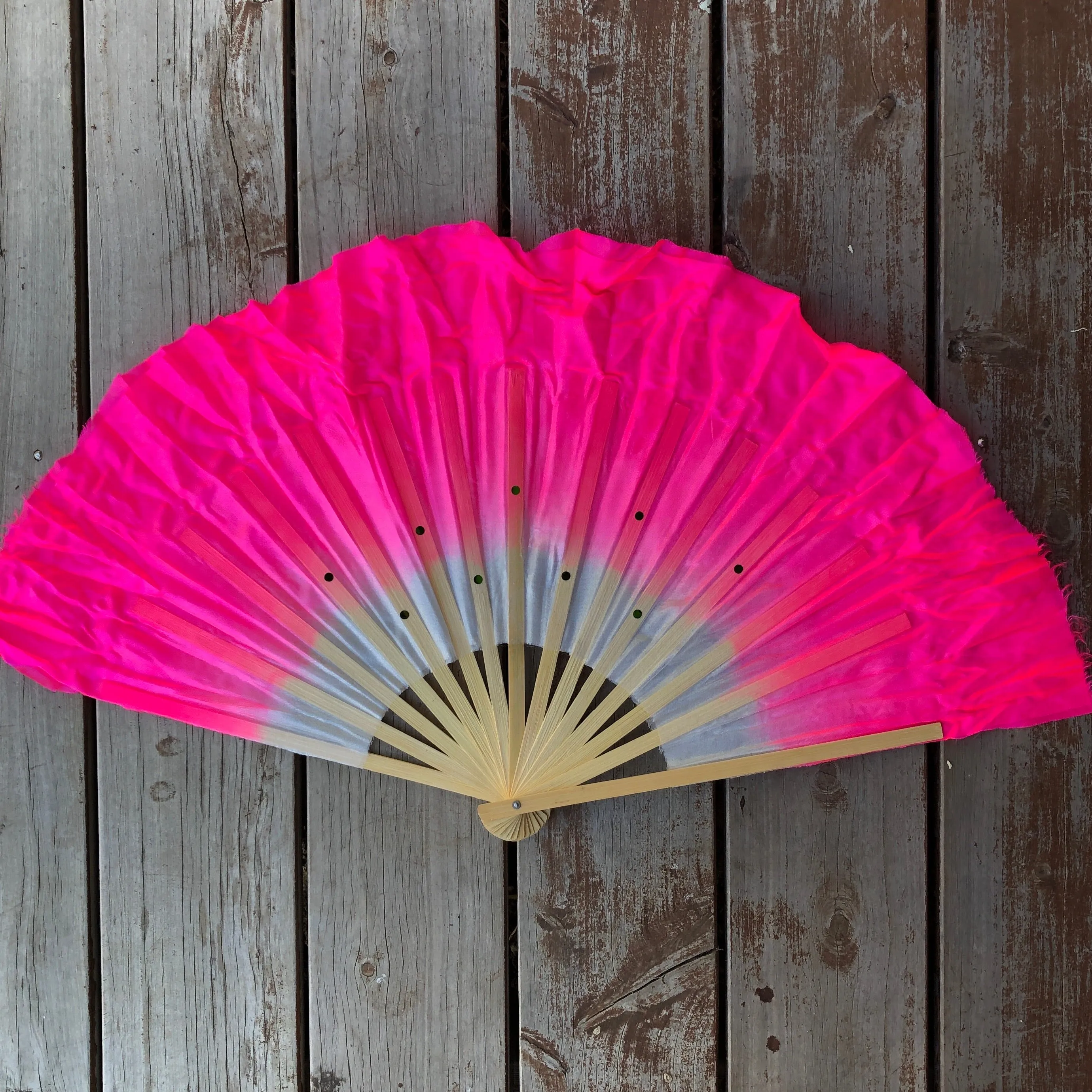 Chinese fan dance - silk hand fan