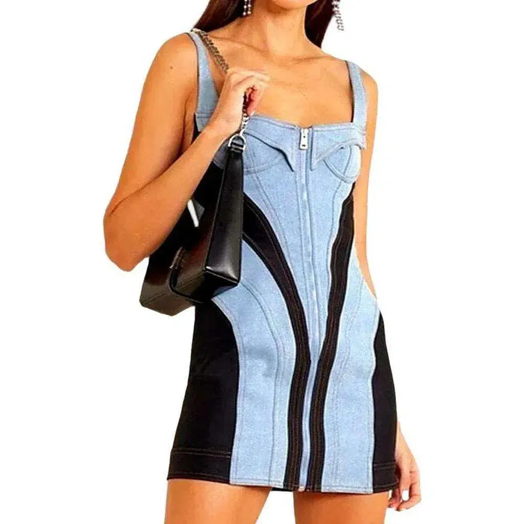 Fashionable sleeveless denim dress