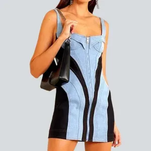 Fashionable sleeveless denim dress